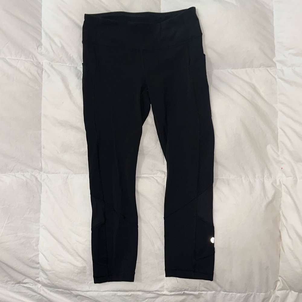 Lululemon fast and free crop size 4 black with pockets and back zipper